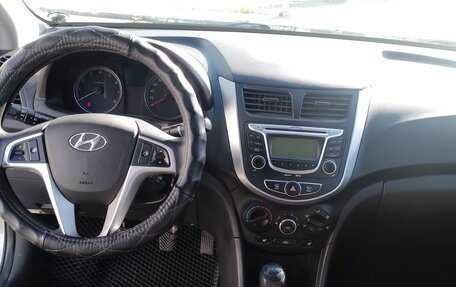 Hyundai Solaris II рестайлинг, 2012 год, 650 000 рублей, 6 фотография