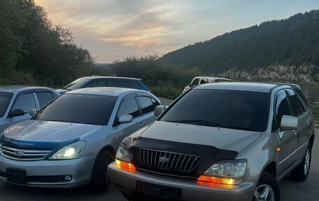 Toyota Harrier, 2001 год, 800 000 рублей, 2 фотография