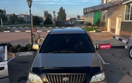 Toyota Harrier, 2001 год, 800 000 рублей, 3 фотография