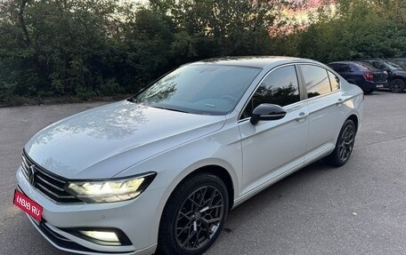 Volkswagen Passat B8 рестайлинг, 2021 год, 2 900 000 рублей, 1 фотография