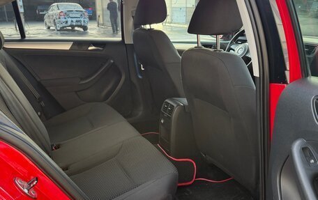 Volkswagen Jetta VI, 2011 год, 950 000 рублей, 7 фотография