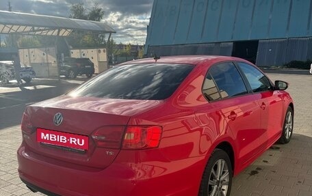 Volkswagen Jetta VI, 2011 год, 950 000 рублей, 12 фотография