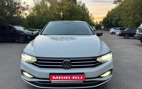 Volkswagen Passat B8 рестайлинг, 2021 год, 2 900 000 рублей, 2 фотография