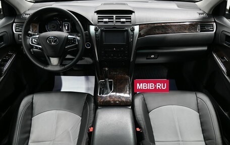 Toyota Camry, 2018 год, 2 295 000 рублей, 10 фотография