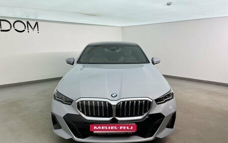 BMW 5 серия, 2025 год, 9 240 000 рублей, 3 фотография