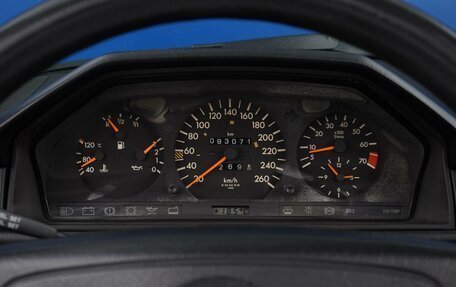 Mercedes-Benz E-Класс, 1994 год, 4 700 000 рублей, 21 фотография
