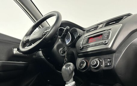 KIA Rio III рестайлинг, 2013 год, 850 000 рублей, 20 фотография