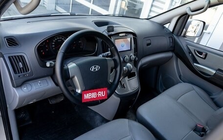 Hyundai Grand Starex Grand Starex I рестайлинг 2, 2011 год, 1 555 000 рублей, 13 фотография