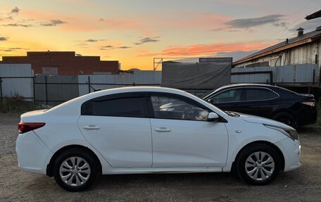 KIA Rio IV, 2019 год, 1 100 000 рублей, 2 фотография