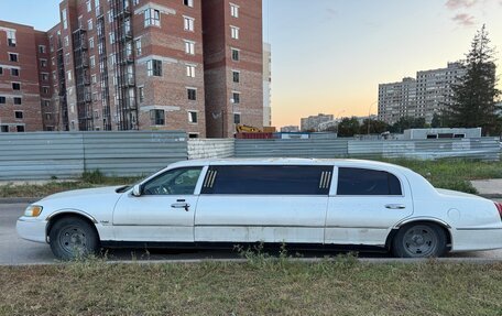 Lincoln Town Car III рестайлинг, 1999 год, 250 000 рублей, 4 фотография