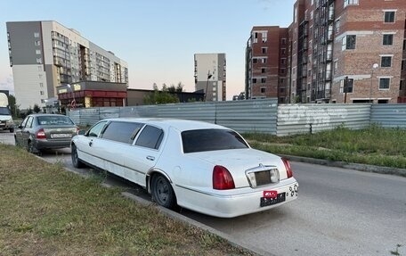 Lincoln Town Car III рестайлинг, 1999 год, 250 000 рублей, 3 фотография