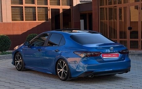 Toyota Camry, 2018 год, 2 375 000 рублей, 3 фотография