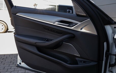 BMW 5 серия, 2019 год, 3 095 000 рублей, 14 фотография