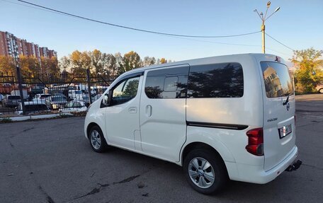 Nissan NV200, 2015 год, 1 800 000 рублей, 3 фотография
