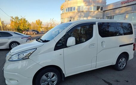 Nissan NV200, 2015 год, 1 800 000 рублей, 2 фотография