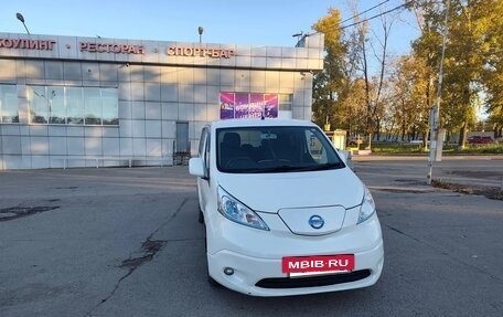 Nissan NV200, 2015 год, 1 800 000 рублей, 9 фотография