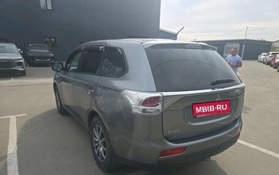 Mitsubishi Outlander III рестайлинг 3, 2013 год, 1 299 000 рублей, 1 фотография
