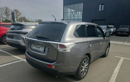 Mitsubishi Outlander III рестайлинг 3, 2013 год, 1 299 000 рублей, 2 фотография