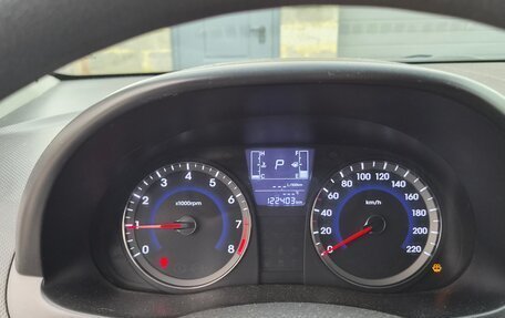 Hyundai Solaris II рестайлинг, 2016 год, 720 000 рублей, 10 фотография