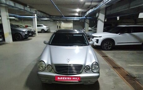 Mercedes-Benz E-Класс, 2001 год, 370 000 рублей, 2 фотография