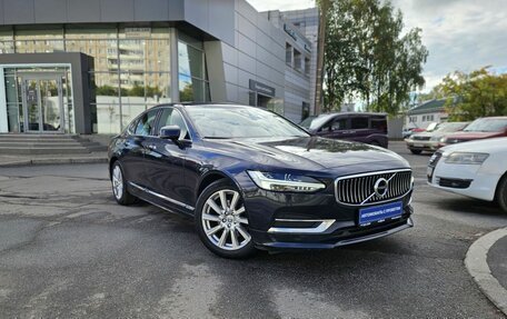 Volvo S90 II рестайлинг, 2019 год, 2 995 000 рублей, 3 фотография
