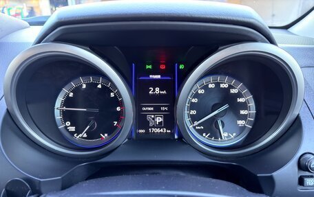 Toyota Land Cruiser Prado 150 рестайлинг 2, 2014 год, 3 250 000 рублей, 36 фотография