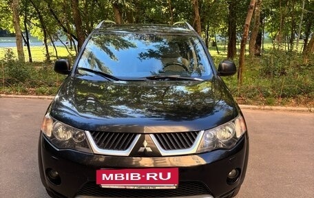 Mitsubishi Outlander III рестайлинг 3, 2008 год, 1 300 000 рублей, 2 фотография