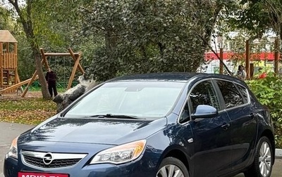 Opel Astra J, 2011 год, 749 000 рублей, 1 фотография