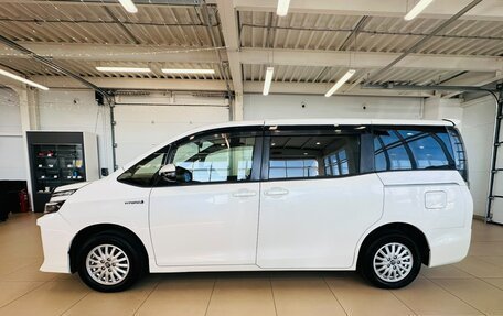 Toyota Voxy III, 2015 год, 1 699 000 рублей, 3 фотография