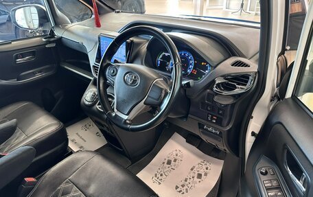 Toyota Voxy III, 2015 год, 1 699 000 рублей, 10 фотография
