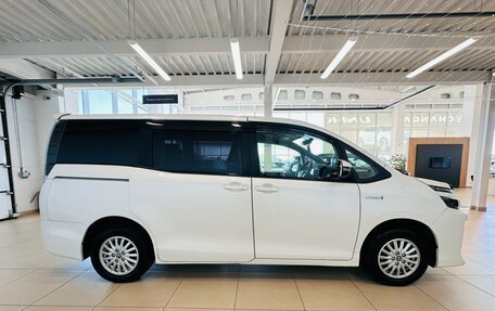 Toyota Voxy III, 2015 год, 1 699 000 рублей, 7 фотография
