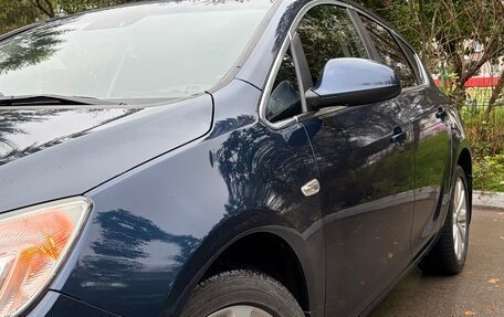 Opel Astra J, 2011 год, 749 000 рублей, 2 фотография