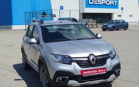 Renault Sandero II рестайлинг, 2018 год, 950 000 рублей, 1 фотография