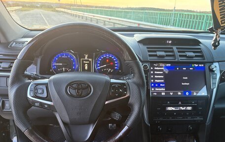 Toyota Camry, 2017 год, 2 300 000 рублей, 6 фотография