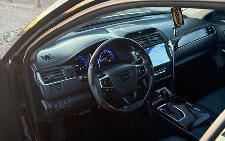 Toyota Camry, 2017 год, 2 300 000 рублей, 8 фотография