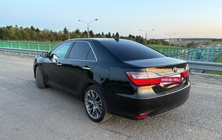 Toyota Camry, 2017 год, 2 300 000 рублей, 4 фотография