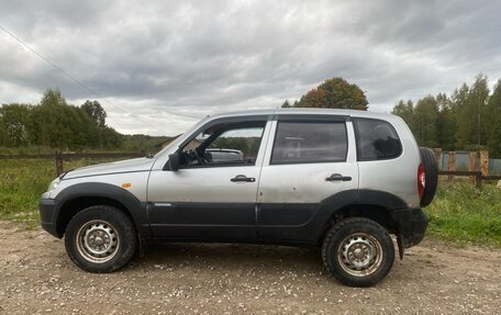 Chevrolet Niva I рестайлинг, 2011 год, 310 000 рублей, 2 фотография