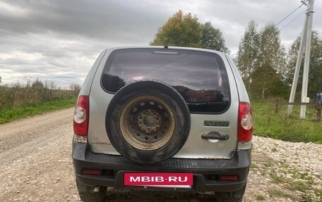 Chevrolet Niva I рестайлинг, 2011 год, 310 000 рублей, 4 фотография