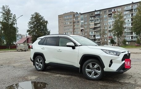 Toyota RAV4, 2019 год, 2 820 000 рублей, 3 фотография
