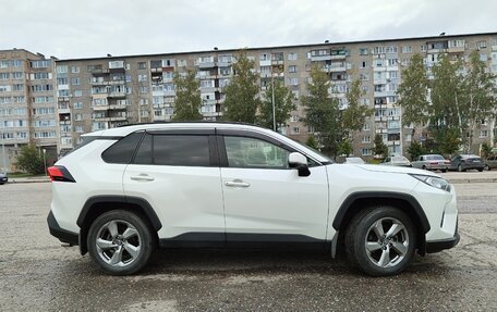 Toyota RAV4, 2019 год, 2 820 000 рублей, 4 фотография