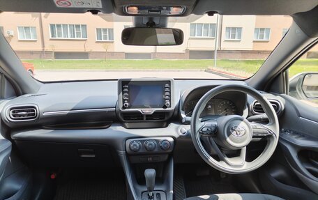 Toyota Yaris, 2021 год, 1 260 000 рублей, 12 фотография