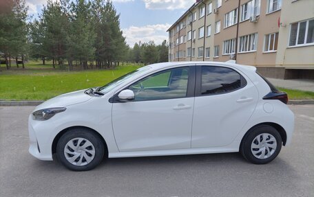 Toyota Yaris, 2021 год, 1 260 000 рублей, 7 фотография