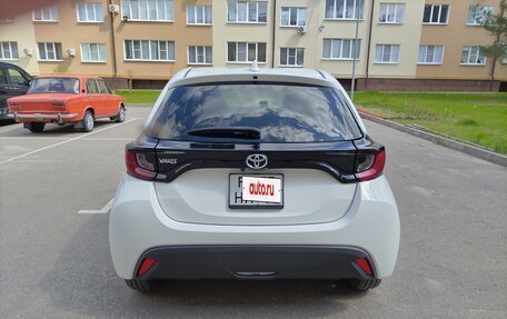 Toyota Yaris, 2021 год, 1 260 000 рублей, 9 фотография