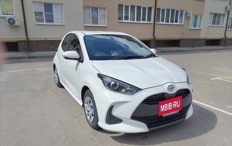 Toyota Yaris, 2021 год, 1 260 000 рублей, 4 фотография