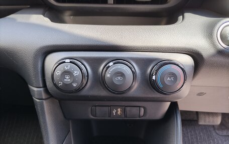 Toyota Yaris, 2021 год, 1 260 000 рублей, 15 фотография