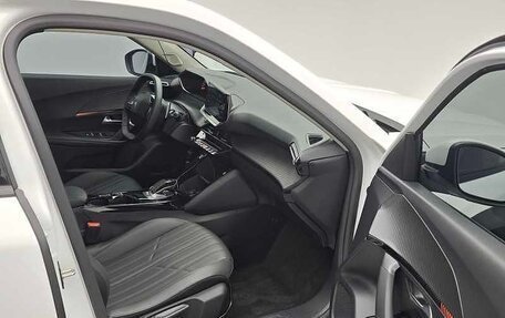 Peugeot 2008 II, 2023 год, 1 460 000 рублей, 7 фотография