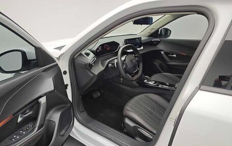 Peugeot 2008 II, 2023 год, 1 460 000 рублей, 9 фотография