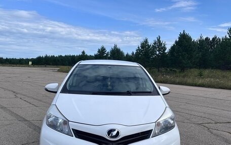 Toyota Vitz, 2013 год, 650 000 рублей, 1 фотография
