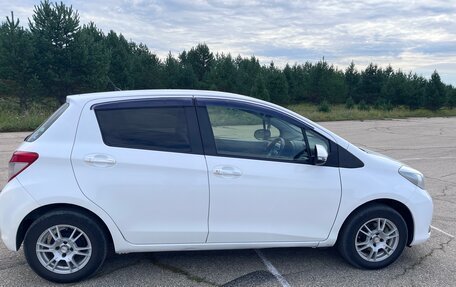 Toyota Vitz, 2013 год, 650 000 рублей, 3 фотография