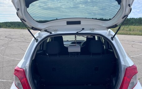 Toyota Vitz, 2013 год, 650 000 рублей, 4 фотография